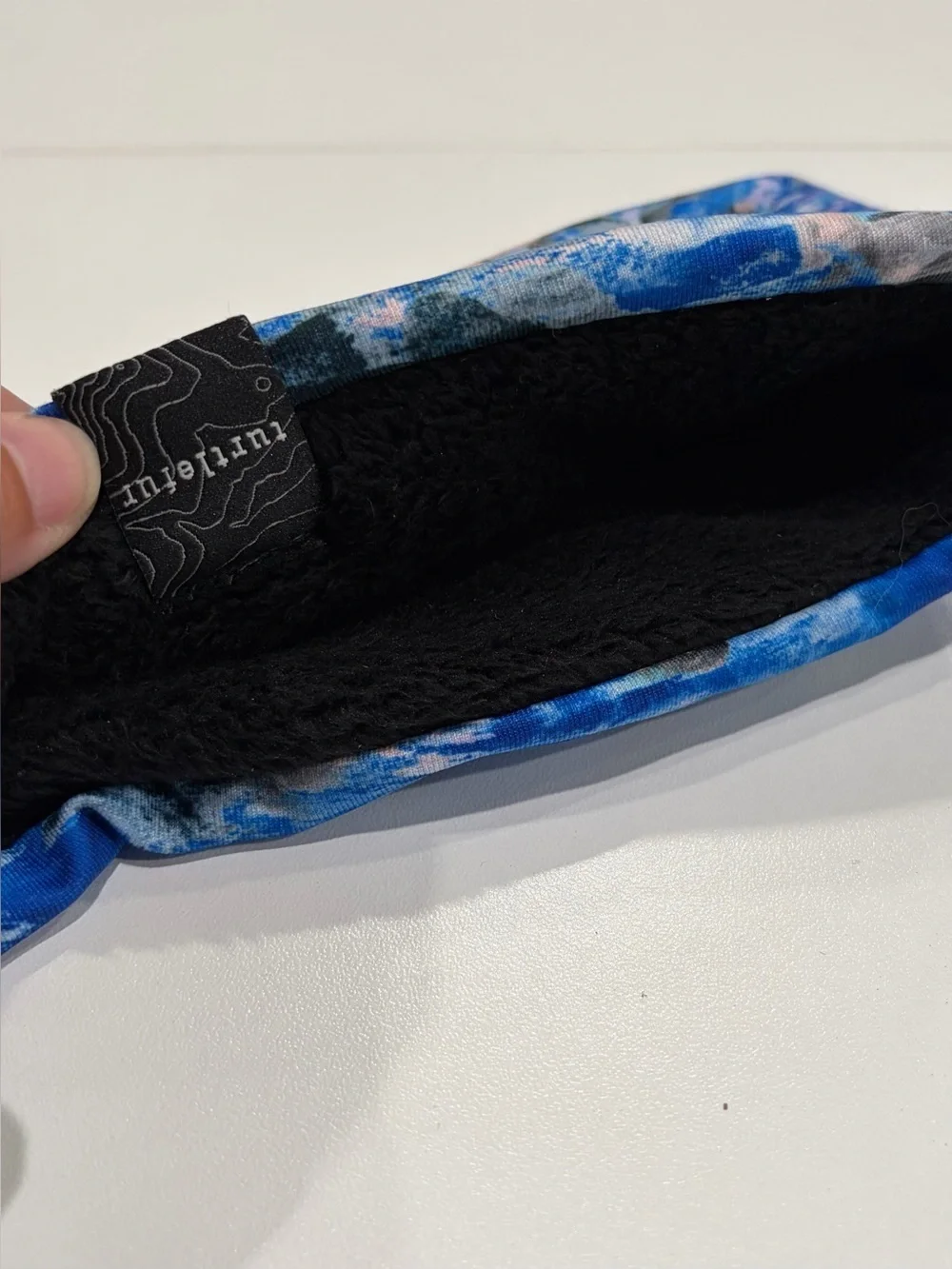Turtle Fur Women's Fluffy Lined Headband Blue White Floral NWT Quick Dry Stretch